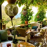 Turan Hill Lounge