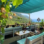Kompleks wypoczynkowy Turan Hill Lounge 4*